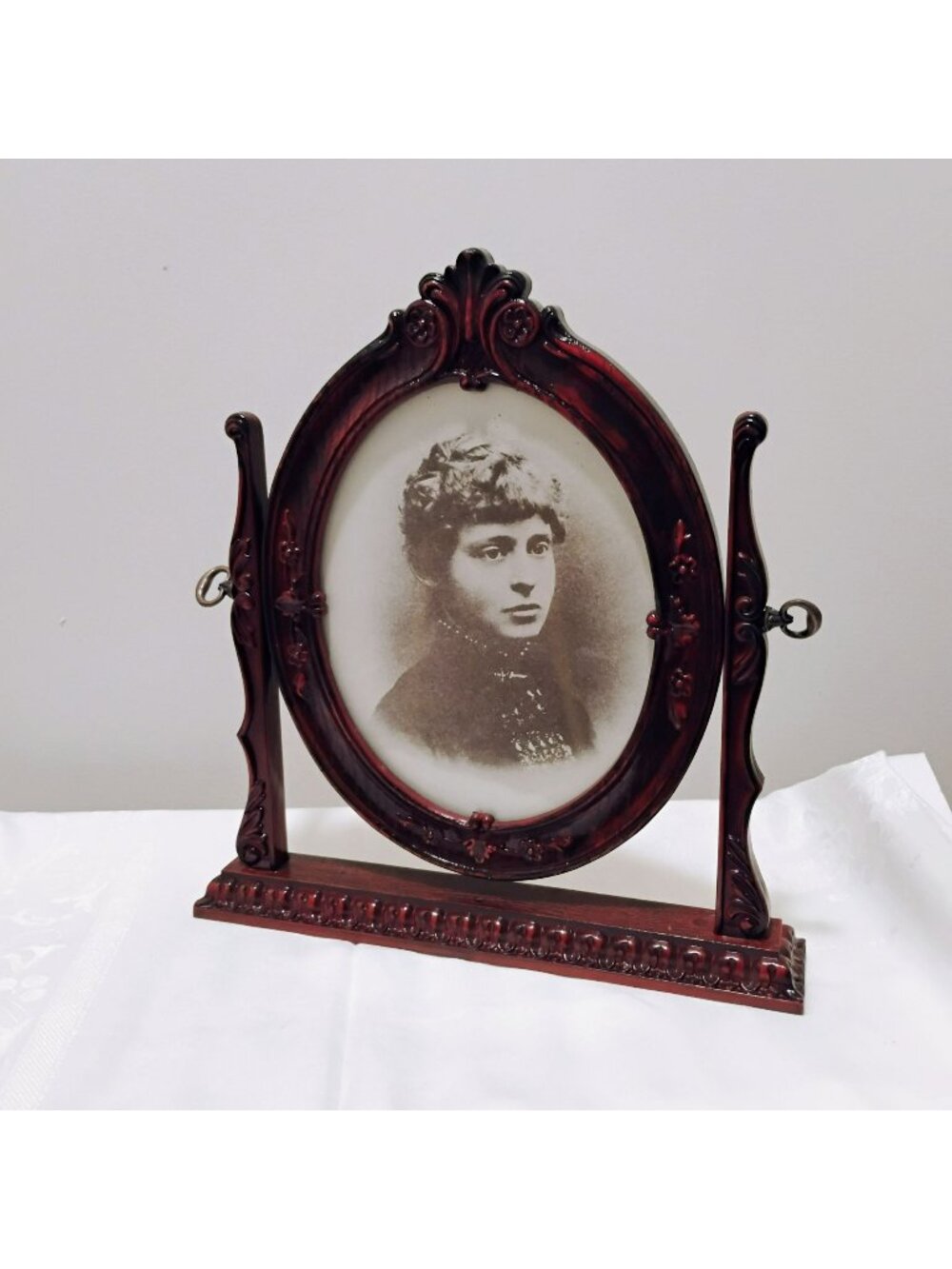 Ashbury Antique Reproduction Frame for 8x10 Photo, Faux Wood Victorian Style 14"